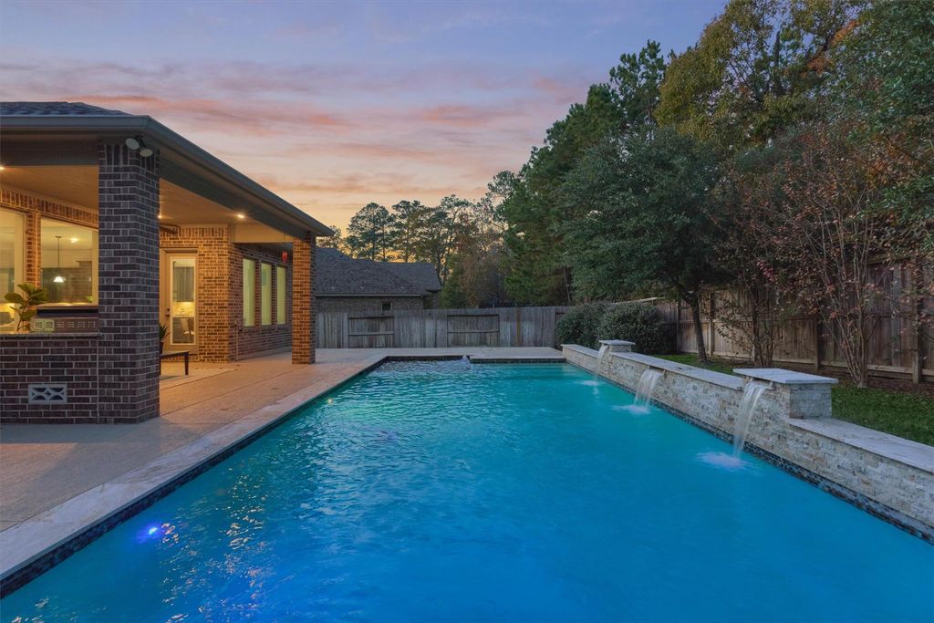 414 Mill Creek Road, Pinehurst, TX 77362