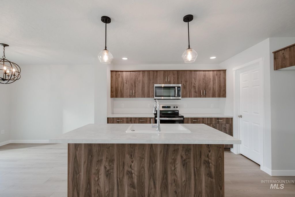 2383 W Fallon Lp, Nampa, ID 83651 photo 3