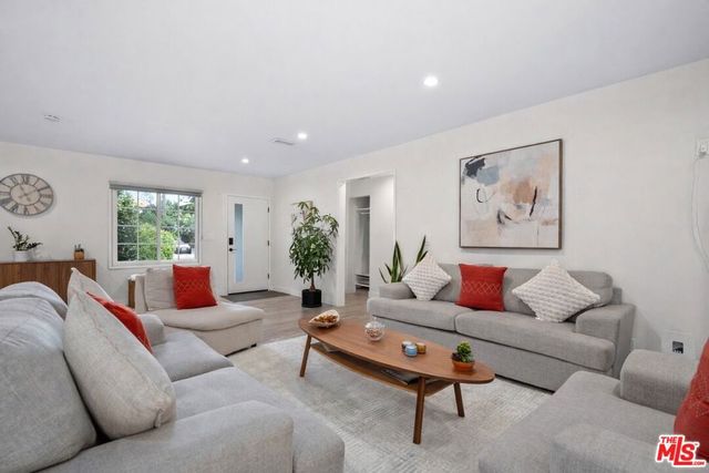 14346 Killion Street, Sherman Oaks, CA 91401