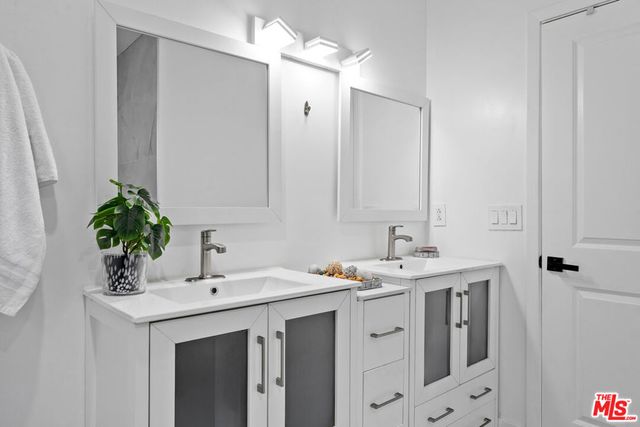 14346 Killion Street, Sherman Oaks, CA 91401