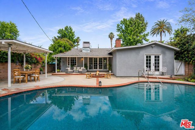 14346 Killion Street, Sherman Oaks, CA 91401