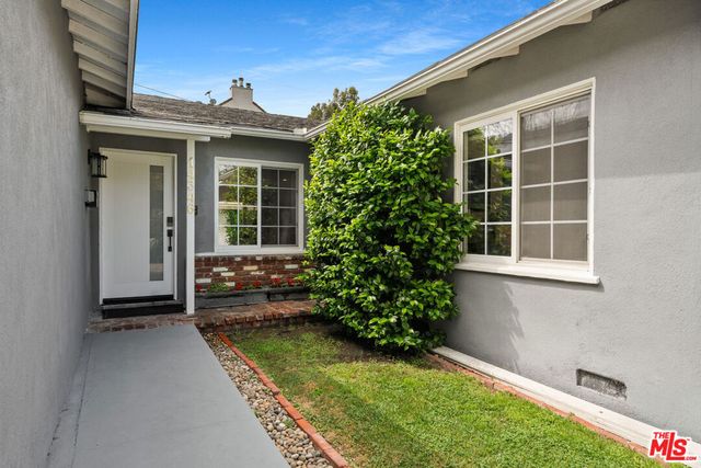 14346 Killion Street, Sherman Oaks, CA 91401