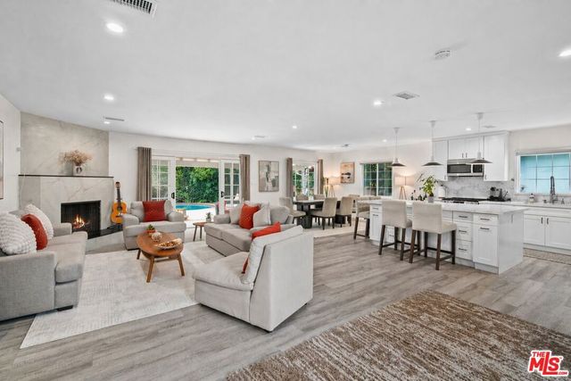 14346 Killion Street, Sherman Oaks, CA 91401