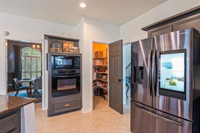 1407 W Castlewood Avenue, Friendswood, TX 77546