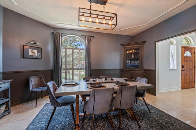 1407 W Castlewood Avenue, Friendswood, TX 77546