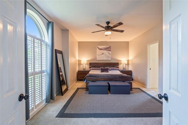 1407 W Castlewood Avenue, Friendswood, TX 77546