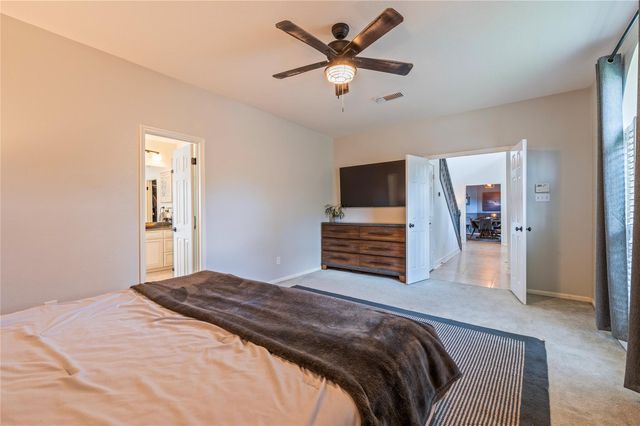 1407 W Castlewood Avenue, Friendswood, TX 77546