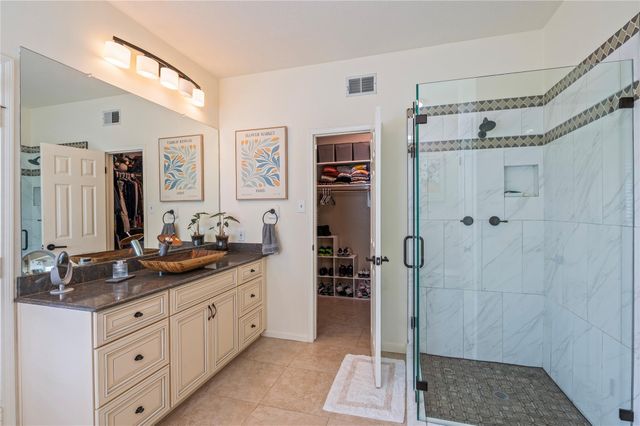 1407 W Castlewood Avenue, Friendswood, TX 77546