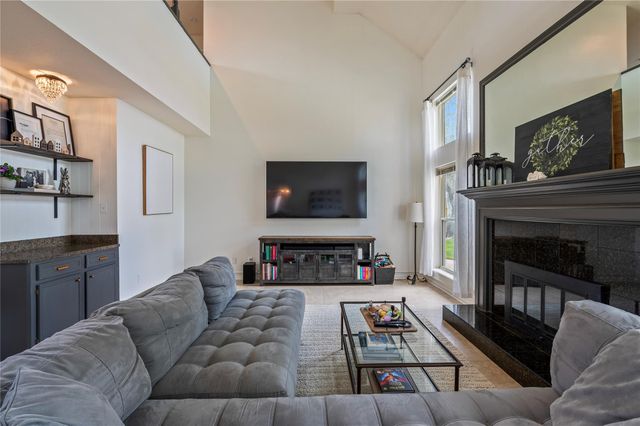 1407 W Castlewood Avenue, Friendswood, TX 77546