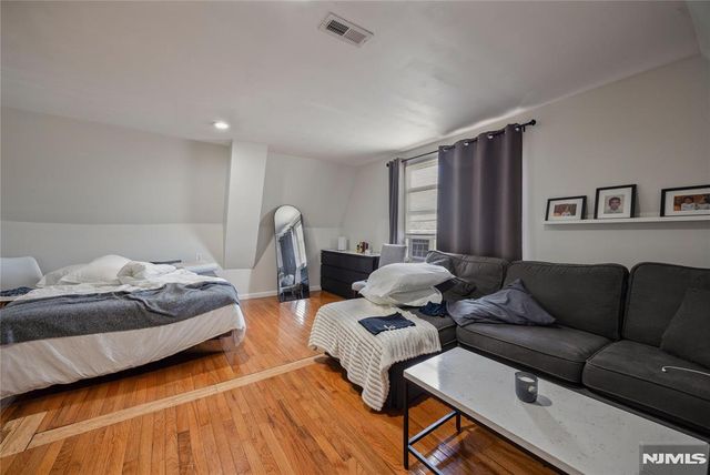 196 Windsor Street, Kearny, NJ 07032