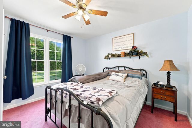 128 SUNFLOWER DR, Kearneysville, WV 25430