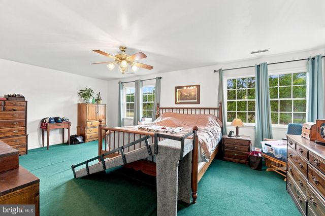 128 SUNFLOWER DR, Kearneysville, WV 25430