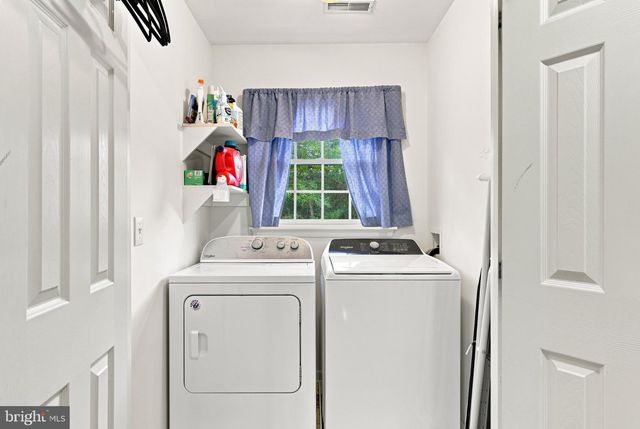 128 SUNFLOWER DR, Kearneysville, WV 25430