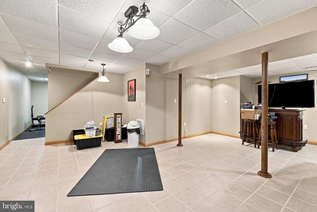 128 SUNFLOWER DR, Kearneysville, WV 25430