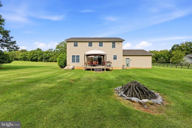128 SUNFLOWER DR, Kearneysville, WV 25430