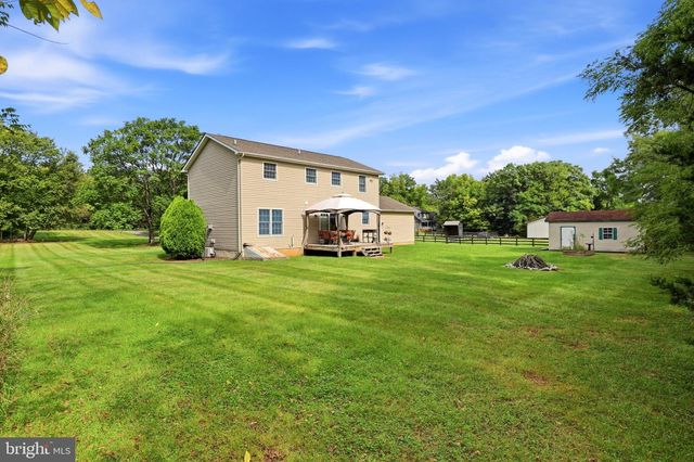 128 SUNFLOWER DR, Kearneysville, WV 25430