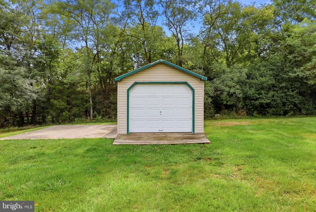 128 SUNFLOWER DR, Kearneysville, WV 25430