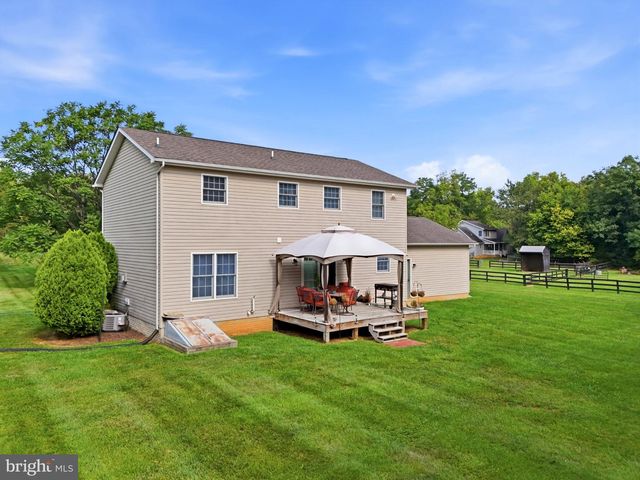 128 SUNFLOWER DR, Kearneysville, WV 25430