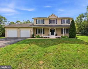 128 SUNFLOWER DR, Kearneysville, WV 25430