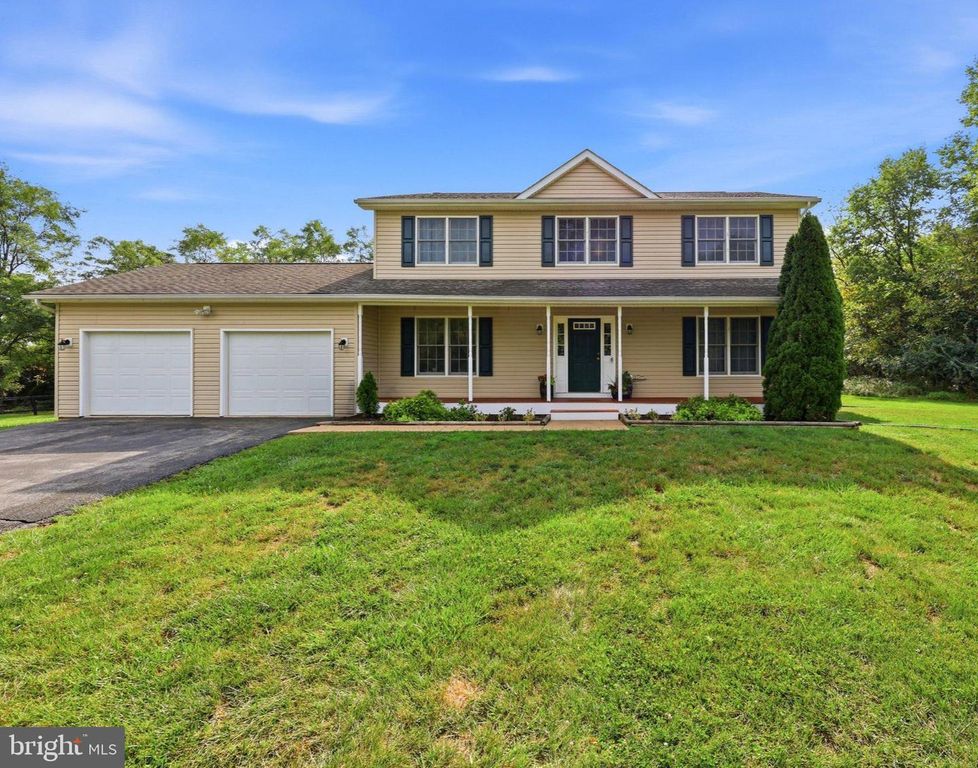 128 SUNFLOWER DR, Kearneysville, WV 25430