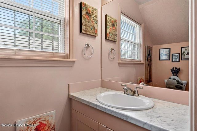 2217 Woodland Ave, Louisville, KY 40210