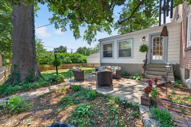 2332 Brighton Dr, Louisville, KY 40205