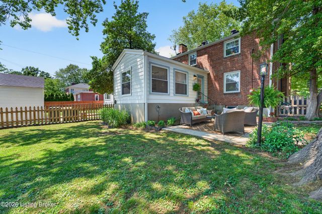 2332 Brighton Dr, Louisville, KY 40205