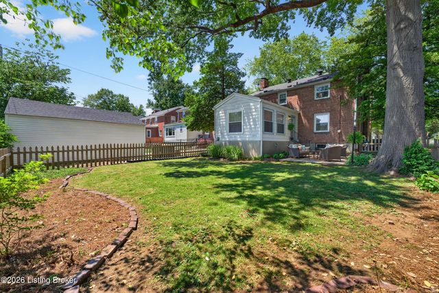 2332 Brighton Dr, Louisville, KY 40205