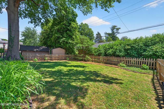 2332 Brighton Dr, Louisville, KY 40205