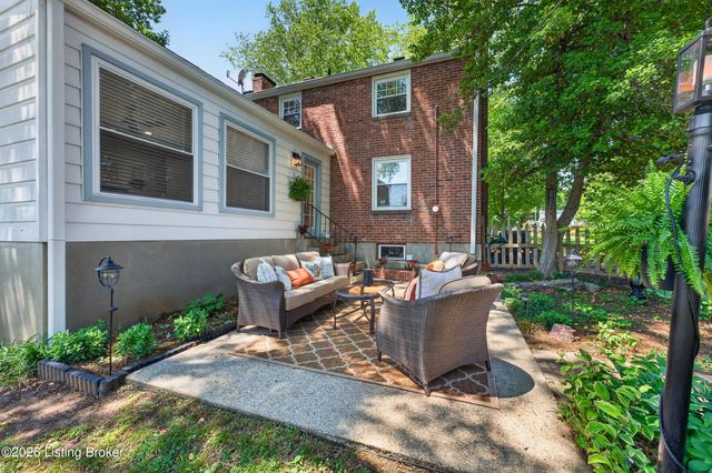2332 Brighton Dr, Louisville, KY 40205