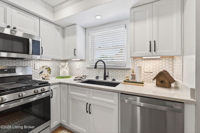 2332 Brighton Dr, Louisville, KY 40205