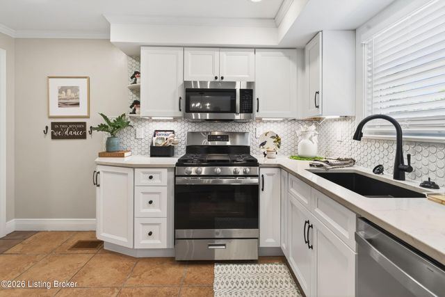 2332 Brighton Dr, Louisville, KY 40205