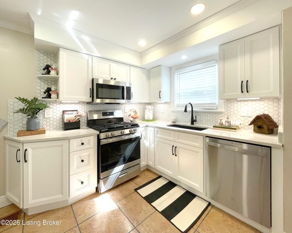 2332 Brighton Dr, Louisville, KY 40205