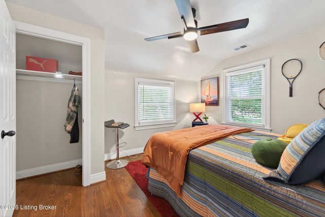 2332 Brighton Dr, Louisville, KY 40205