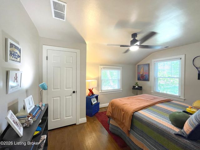 2332 Brighton Dr, Louisville, KY 40205