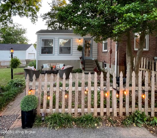 2332 Brighton Dr, Louisville, KY 40205