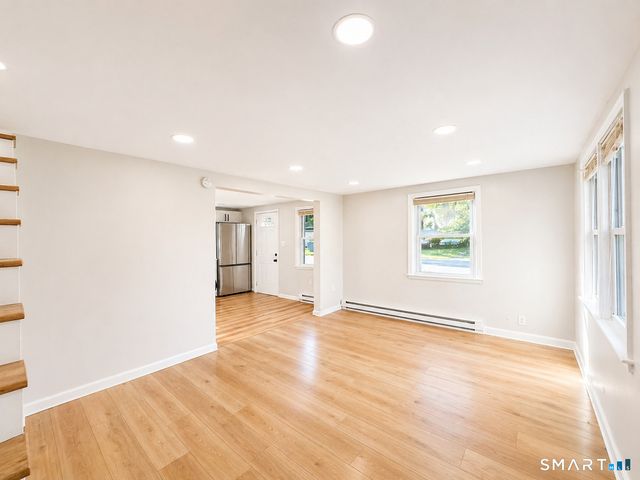 6 Peach Street, Waterbury, CT 06708