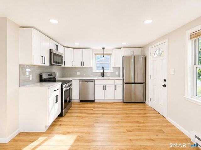 6 Peach Street, Waterbury, CT 06708