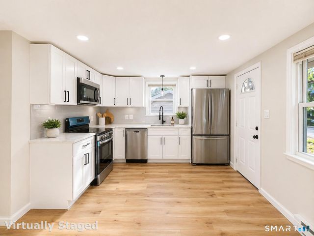 6 Peach Street, Waterbury, CT 06708