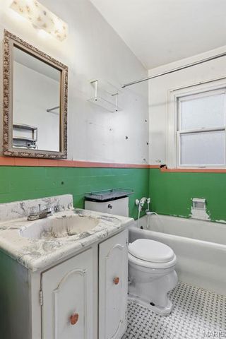 717 Yale Avenue, Webster Groves, MO 63119