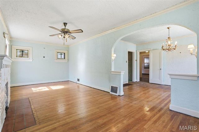 717 Yale Avenue, Webster Groves, MO 63119