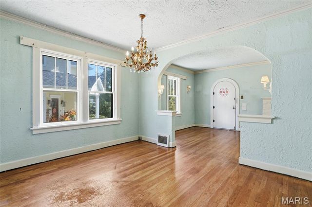 717 Yale Avenue, Webster Groves, MO 63119