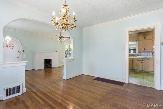 717 Yale Avenue, Webster Groves, MO 63119