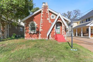 717 Yale Avenue, Webster Groves, MO 63119