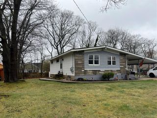 76 Samuel Street, Ronkonkoma, NY 11779