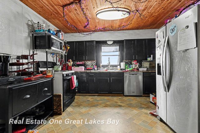 2216 Allison Street, Buena Vista Twp, MI 48601