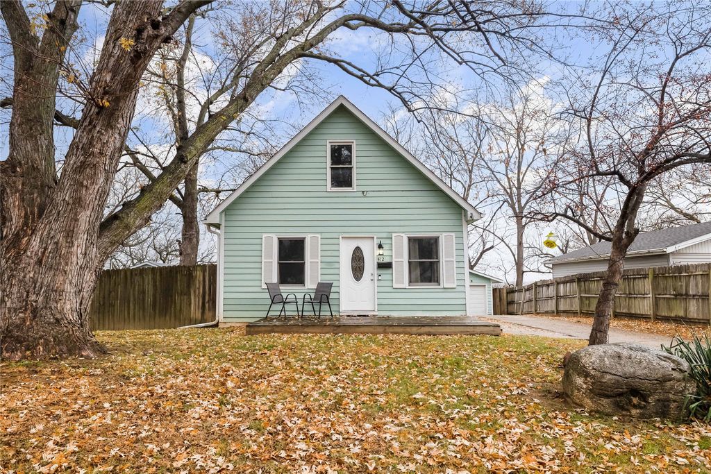412 E Gray Street, Des Moines, IA 50315