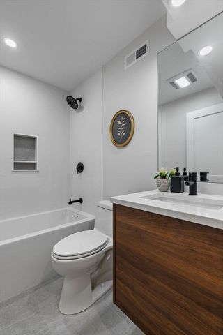 190 Salem Street 3, Boston, MA 02113