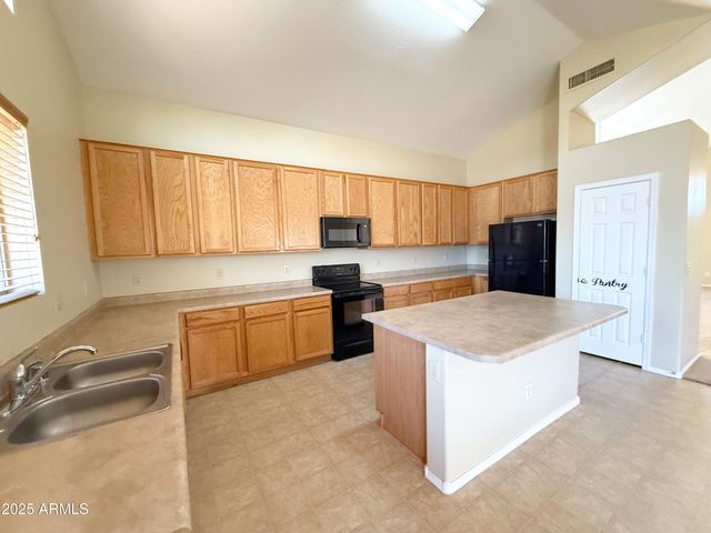 3429 W Mineral Butte Drive, San Tan Valley, AZ 85144