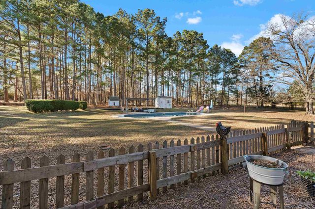 447 Berea 3, Jefferson, TX 75657